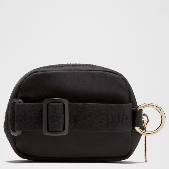lululemon Everywhere Belt bag nano with Gold Accents - Picture 2 of 7